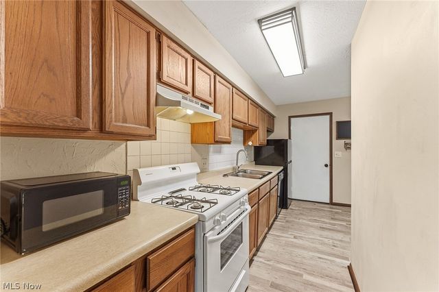 931 Trimble Drive, Akron, OH 44307