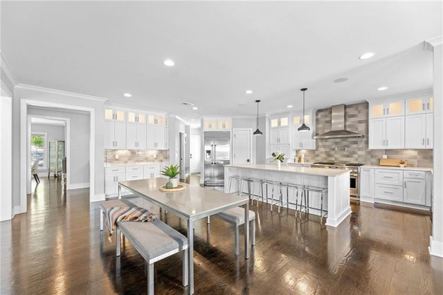 5710 Reinhardt Drive, Fairway, KS 66205
