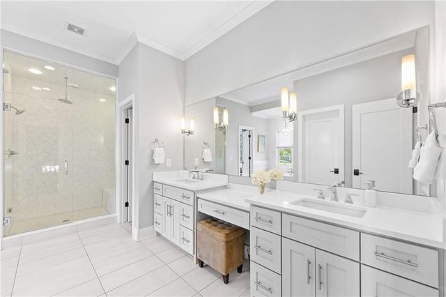 5710 Reinhardt Drive, Fairway, KS 66205