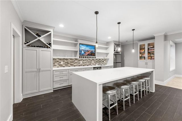 5710 Reinhardt Drive, Fairway, KS 66205