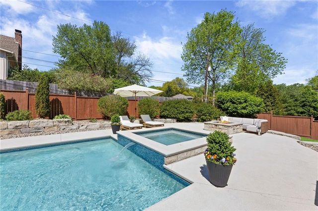 5710 Reinhardt Drive, Fairway, KS 66205