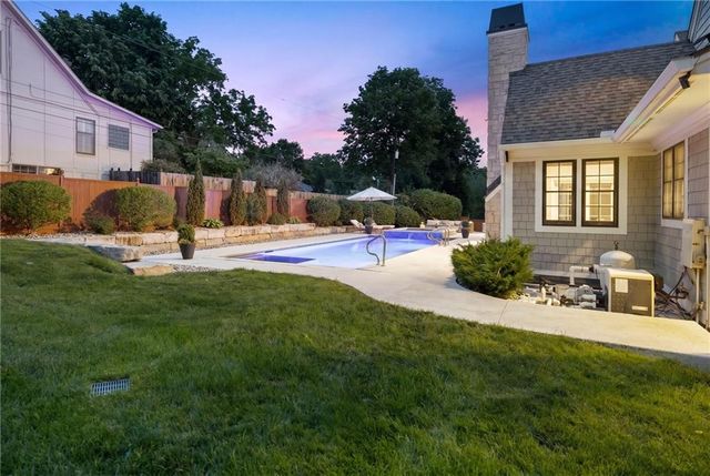 5710 Reinhardt Drive, Fairway, KS 66205