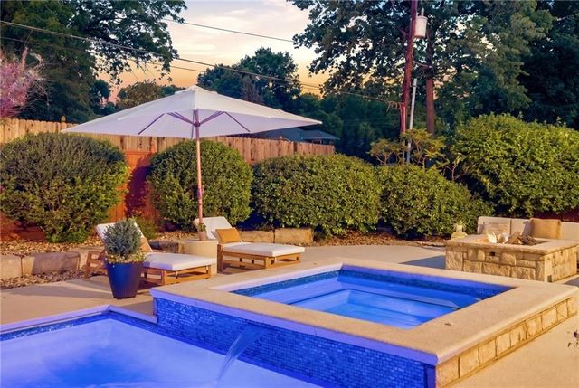 5710 Reinhardt Drive, Fairway, KS 66205