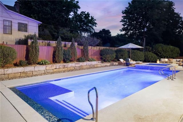 5710 Reinhardt Drive, Fairway, KS 66205