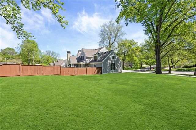 5710 Reinhardt Drive, Fairway, KS 66205