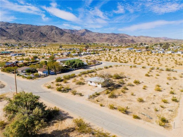 6546 Rose Ellen Avenue, 29 Palms, CA 92277