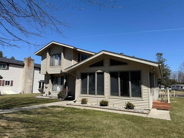 2926 West River Drive, Gladwin, MI 48624