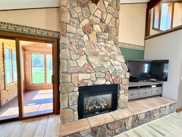 2926 West River Drive, Gladwin, MI 48624
