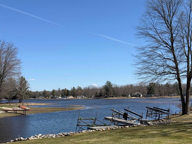2926 West River Drive, Gladwin, MI 48624