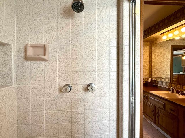 2926 West River Drive, Gladwin, MI 48624
