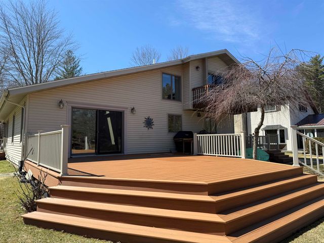 2926 West River Drive, Gladwin, MI 48624