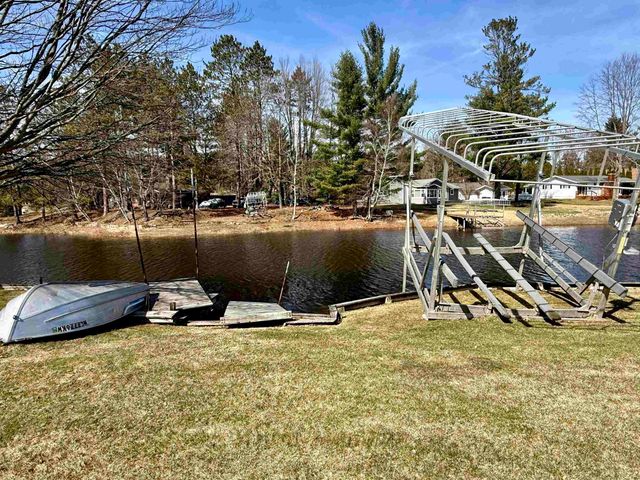 2926 West River Drive, Gladwin, MI 48624