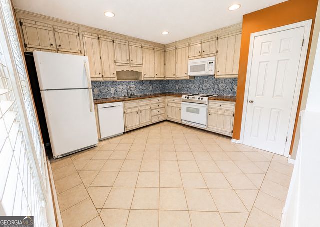 2868 Country Lane NW, Kennesaw, GA 30152