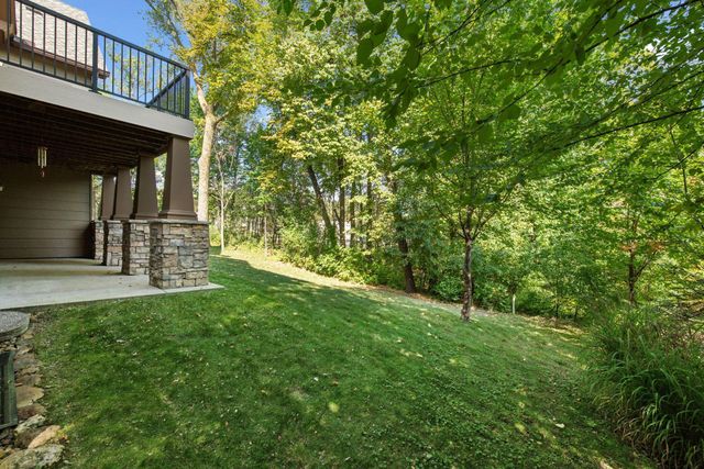 6040 Oakview Court, Shorewood, MN 55331