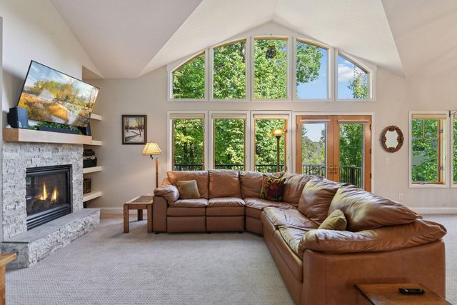 6040 Oakview Court, Shorewood, MN 55331