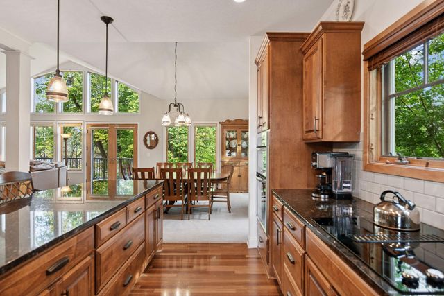 6040 Oakview Court, Shorewood, MN 55331