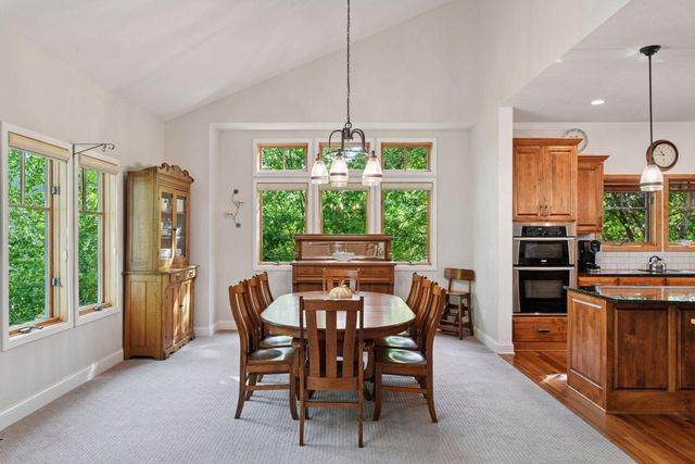 6040 Oakview Court, Shorewood, MN 55331