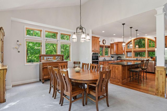 6040 Oakview Court, Shorewood, MN 55331