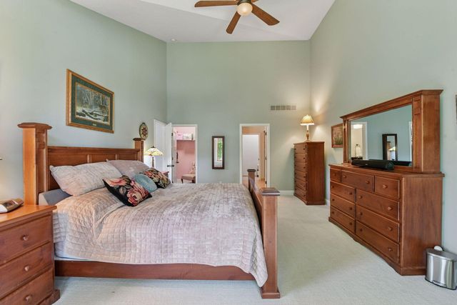 6040 Oakview Court, Shorewood, MN 55331