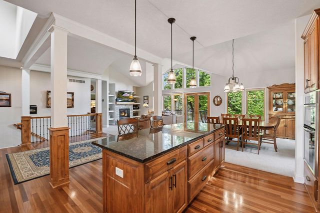 6040 Oakview Court, Shorewood, MN 55331