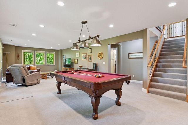 6040 Oakview Court, Shorewood, MN 55331