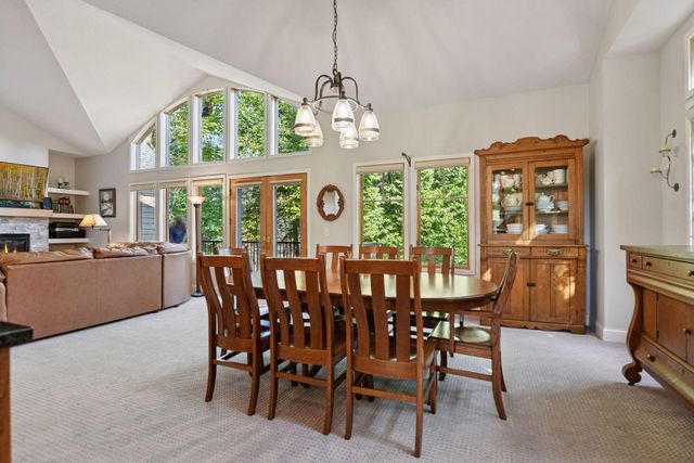 6040 Oakview Court, Shorewood, MN 55331