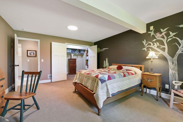 6040 Oakview Court, Shorewood, MN 55331