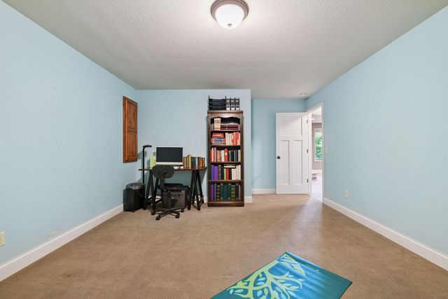 6040 Oakview Court, Shorewood, MN 55331