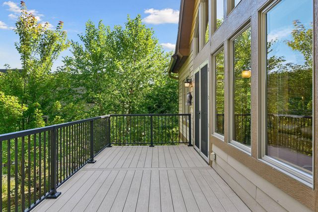 6040 Oakview Court, Shorewood, MN 55331