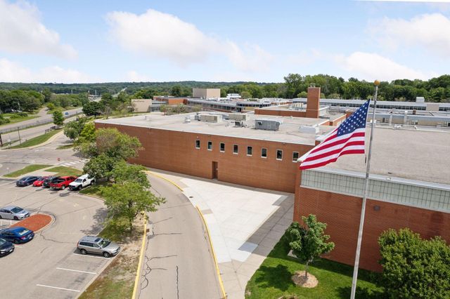 6040 Oakview Court, Shorewood, MN 55331