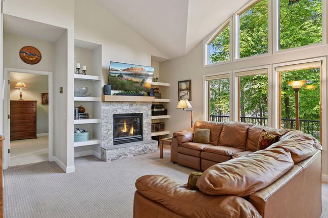 6040 Oakview Court, Shorewood, MN 55331