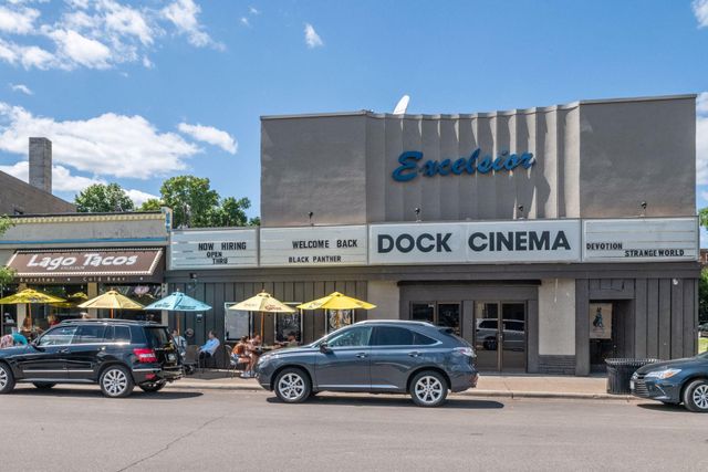 6040 Oakview Court, Shorewood, MN 55331