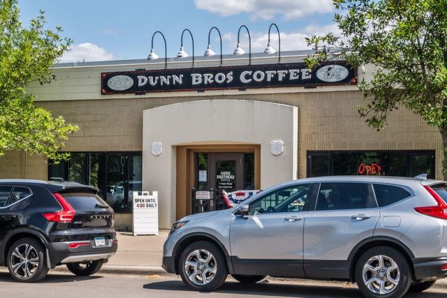 6040 Oakview Court, Shorewood, MN 55331