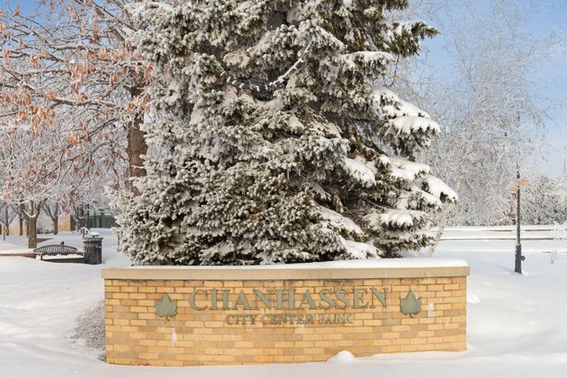 6040 Oakview Court, Shorewood, MN 55331