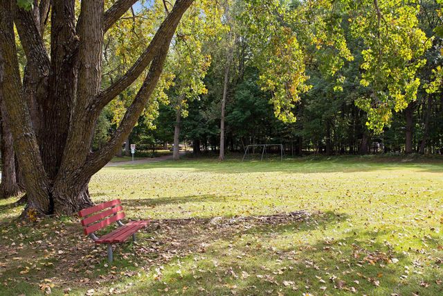 6040 Oakview Court, Shorewood, MN 55331