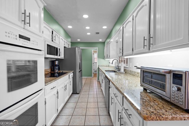 1080 Wedgewood Drive, Fayetteville, GA 30214