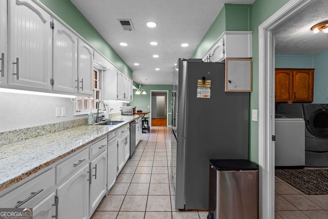 1080 Wedgewood Drive, Fayetteville, GA 30214