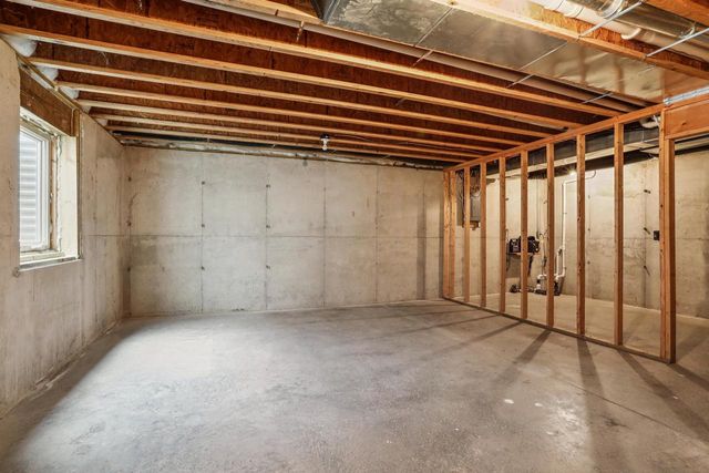 1690 DRUM CORPS DRIVE, Menasha, WI 54952