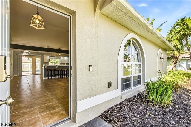 130 SE 28th TER, Cape Coral, FL 33904