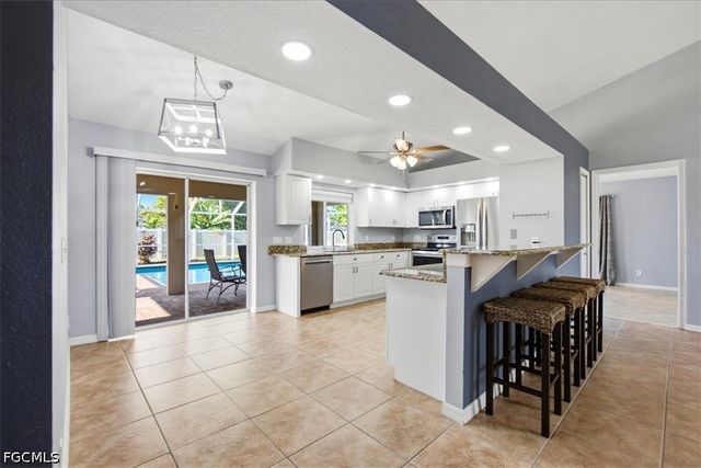 130 SE 28th TER, Cape Coral, FL 33904