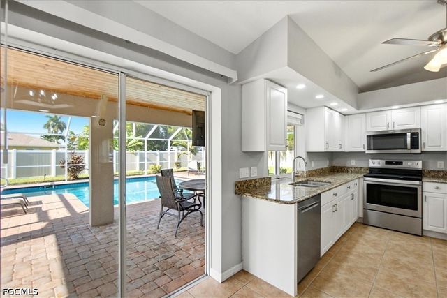 130 SE 28th TER, Cape Coral, FL 33904