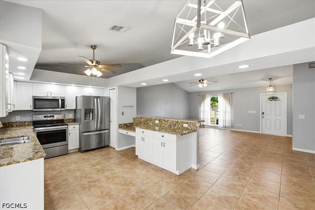 130 SE 28th TER, Cape Coral, FL 33904