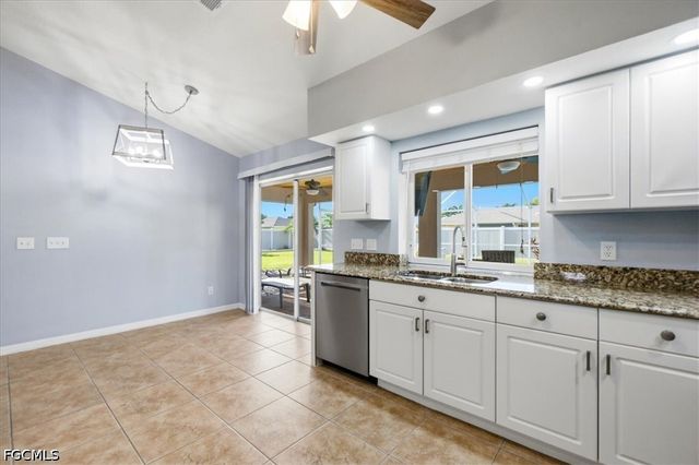 130 SE 28th TER, Cape Coral, FL 33904