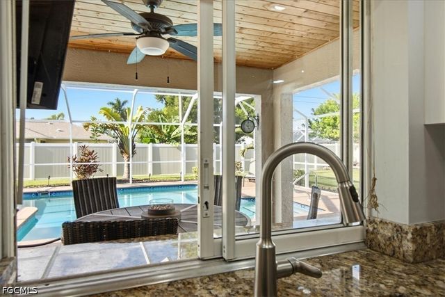 130 SE 28th TER, Cape Coral, FL 33904