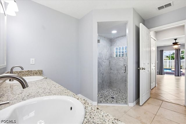 130 SE 28th TER, Cape Coral, FL 33904