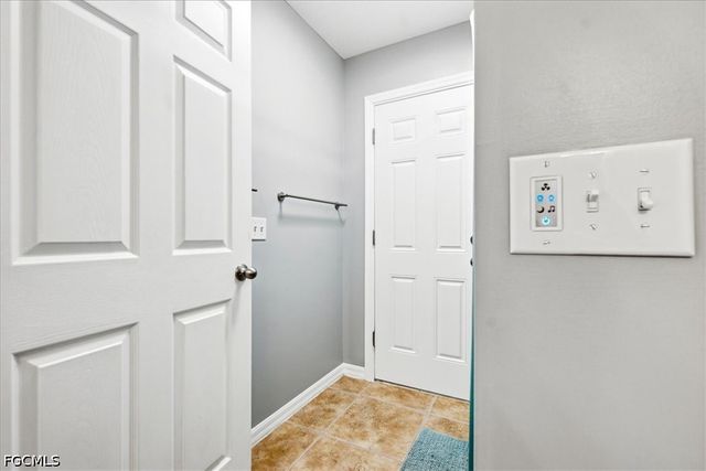 130 SE 28th TER, Cape Coral, FL 33904