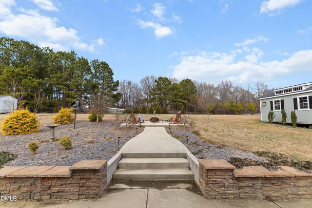 59 Coats Ridge Drive, Benson, NC 27504