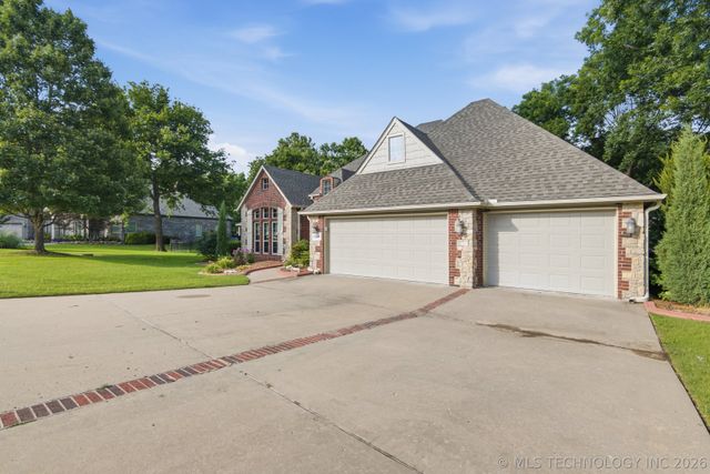 7309 S 286th East Avenue, Broken Arrow, OK 74014