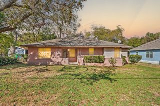 408 W Chauncy Street, Brenham, TX 77833