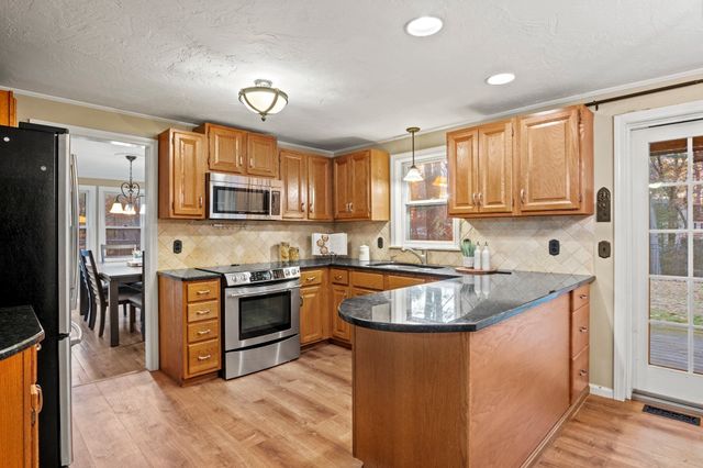 5 Knob Cone Drive, Boylston, MA 01505